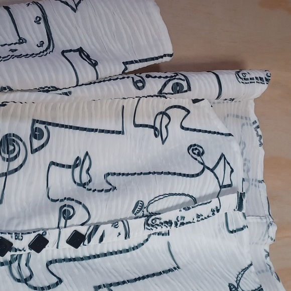 Et Lois Wearable Art White Button Front Shirt Black Scribble Face, Clocks Design - Picture 5 of 15